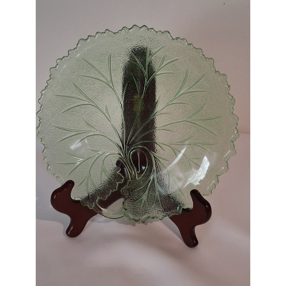Vintage‎ indianaUranium Green Glass Leaf Plate Scalloped Edge UV Glow 8 inch
